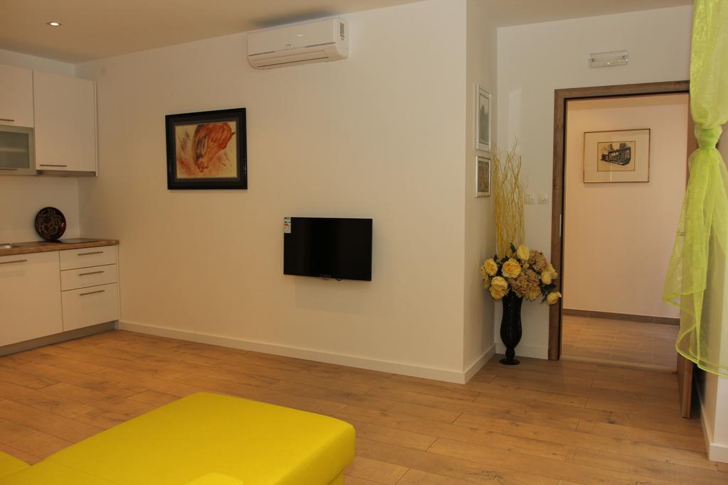 Apartment House Vitaic Супетар Стая снимка