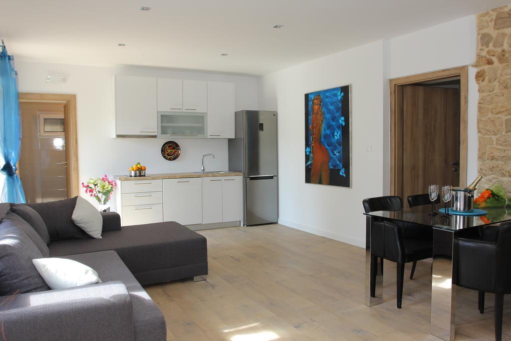 Apartment House Vitaic Супетар Стая снимка