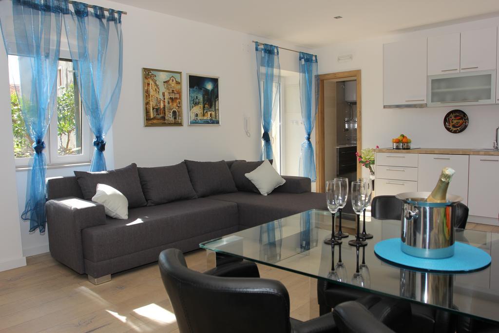 Apartment House Vitaic Супетар Стая снимка