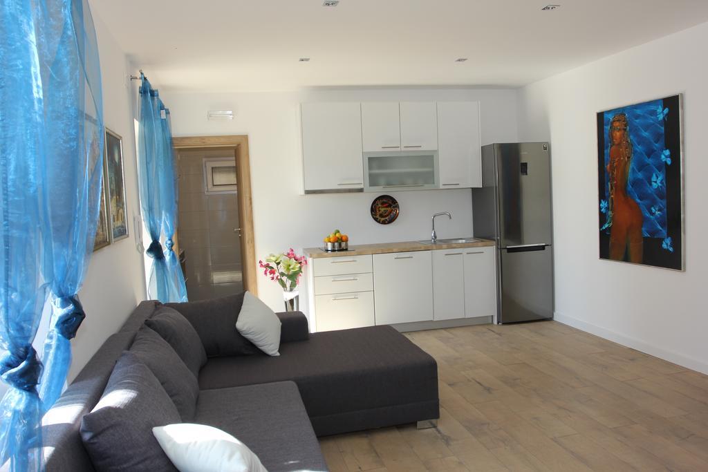 Apartment House Vitaic Супетар Стая снимка